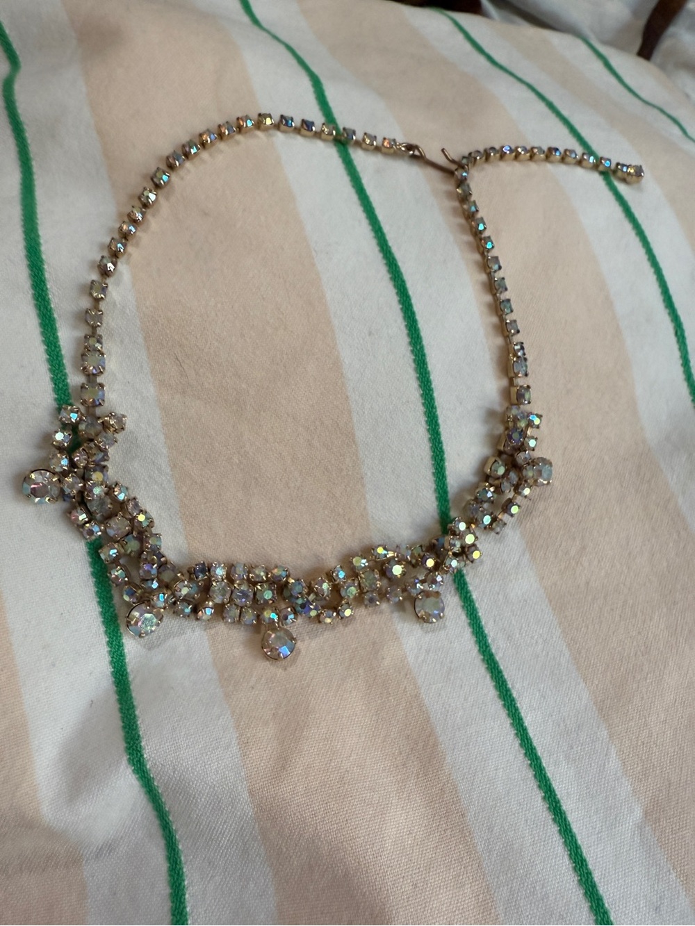 1950s Vintage Rhinestone Hollywood Glamour Elegant Aurora Borealis Necklace